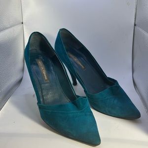 Pied A Terre women’s suede leather in a beautiful blueish green size 8
